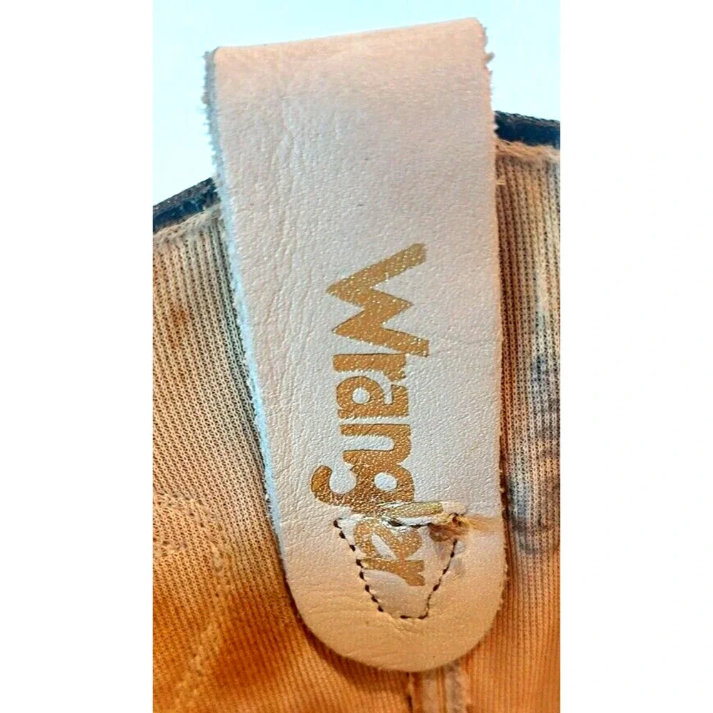 Wrangler Cream Embroidered Heeled Boots - Picture 9 of 11